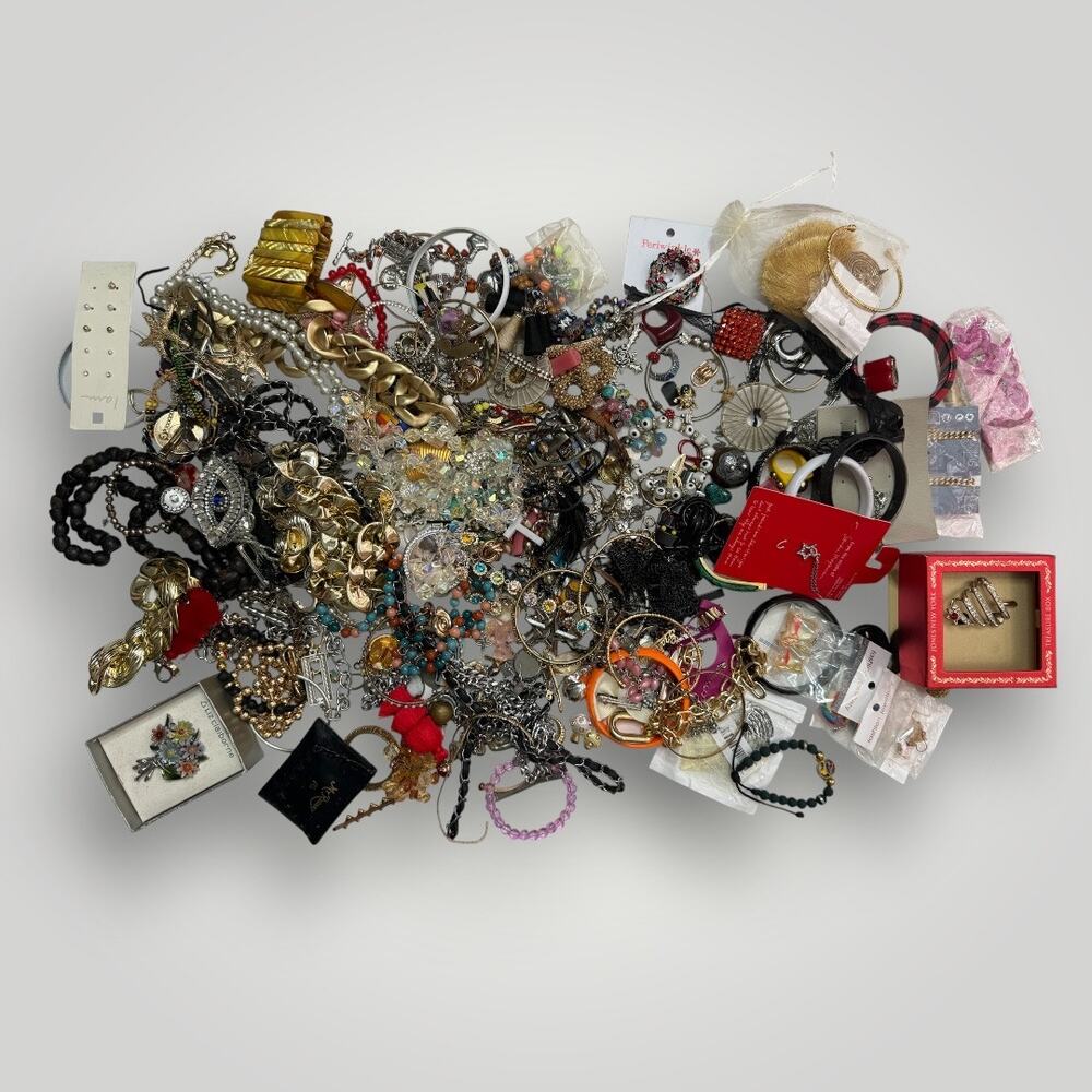 7 pounds jewelry Junk Drawer Lot vintage Estate auction AS IS